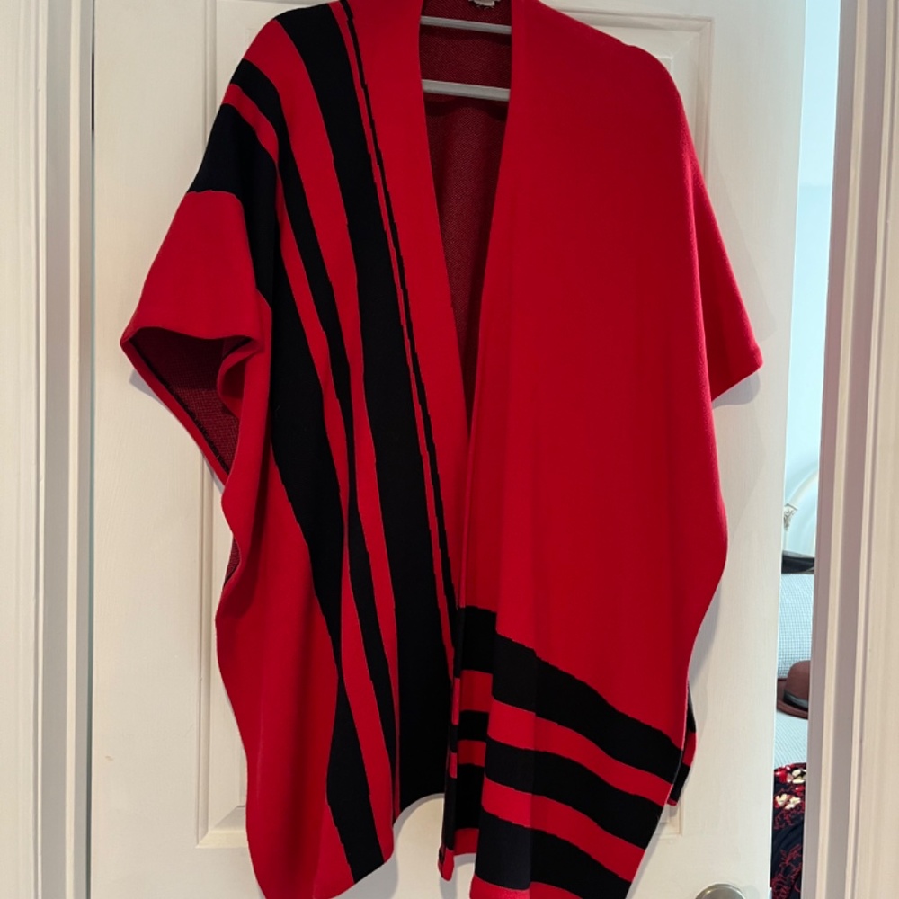 Cape - Picture 2 of 4